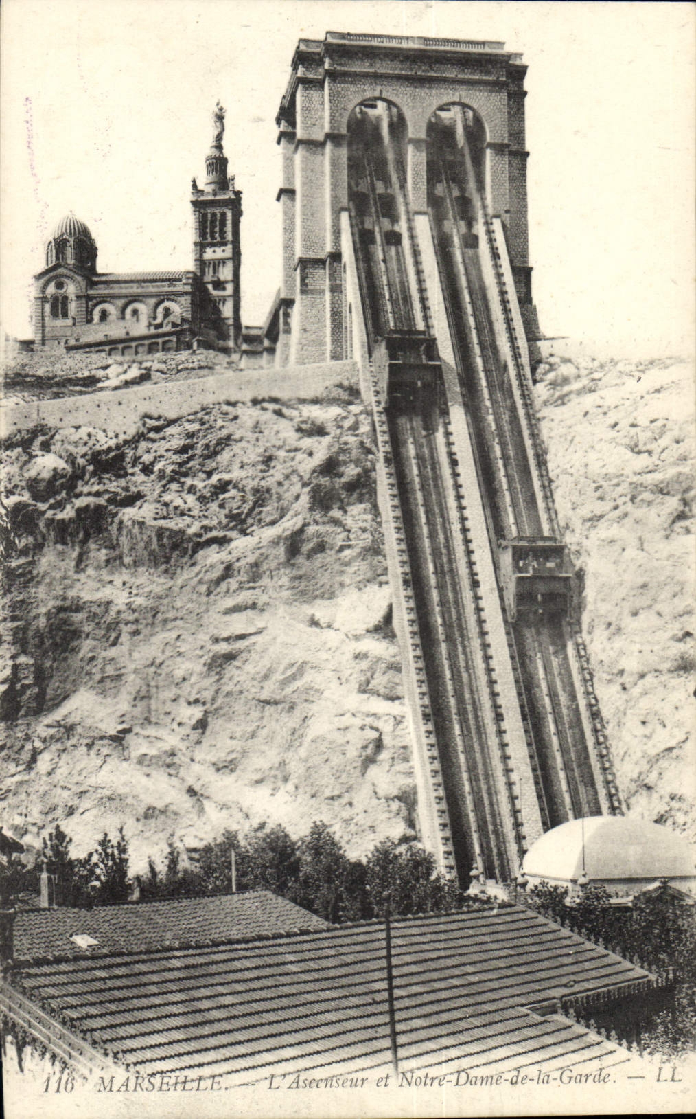 CPA Marseille l'Anscenseur et Notre Dame de la Garde 
