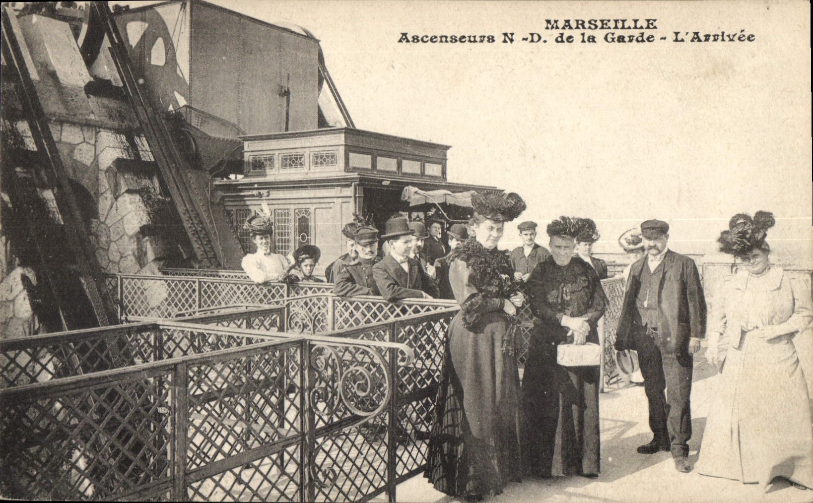 CPA Marseille Anscenseur N D de la Garde l'Arrivee 