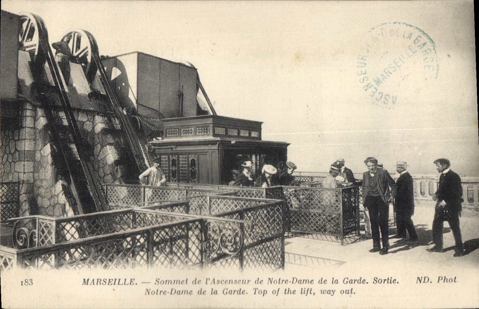 CPA Marseille Sommet de l'Anscenseur de Notre Dame de la Garde Sortie 