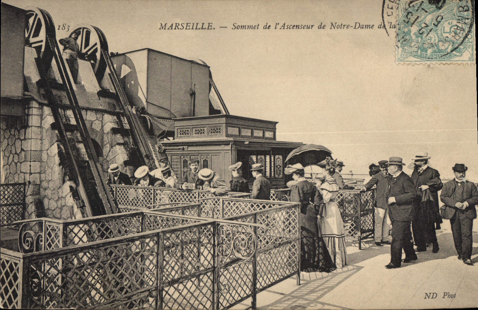 CPA Marseille Sommet de l'Anscenseur de Notre Dame de la Garde Sortie 