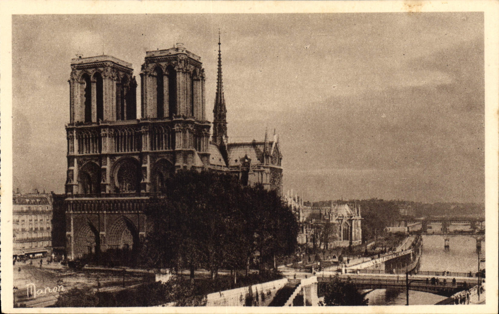 CPA Paris Notre Dame de Paris Vue generale