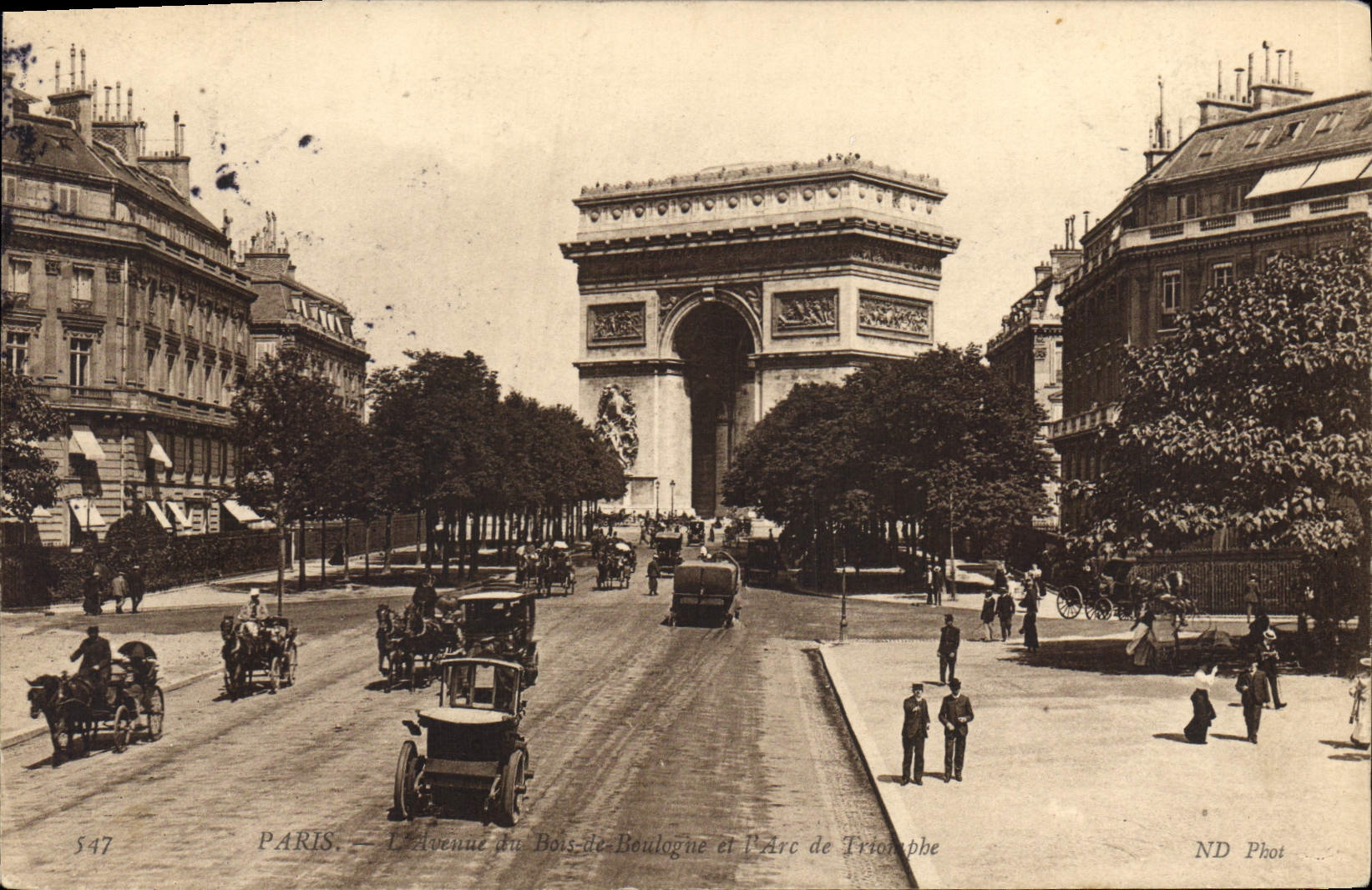CPA Paris l'Avenue du Bois de Boulogne de Triomphe