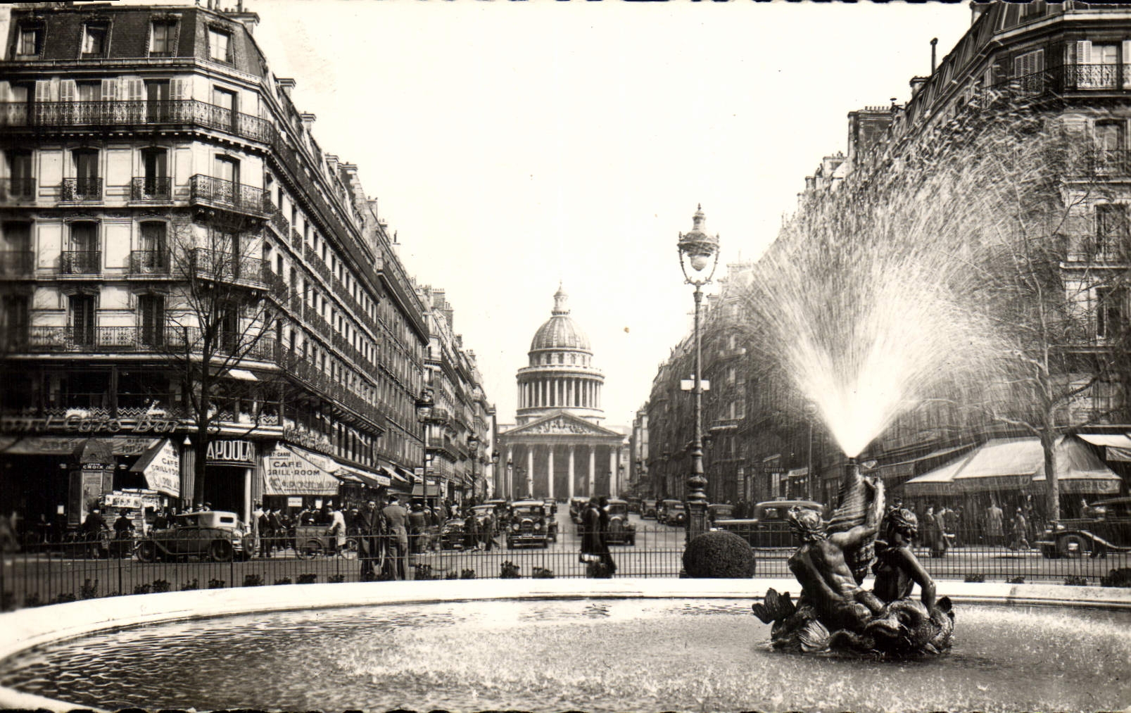 CPA Paris La rue Soufflot et le Pantheon