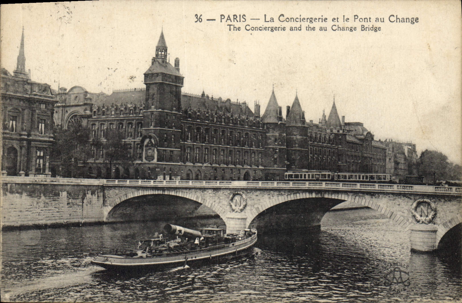 CPA Paris La Conciergerie et le Pont au Change Bateau