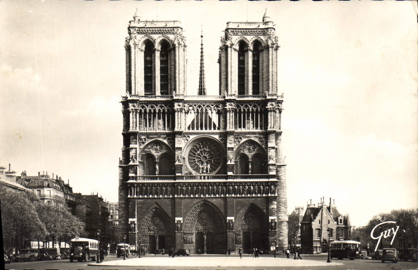 CPA Paris et ses Merveilles Cathedrale Notre Dame et le parvis