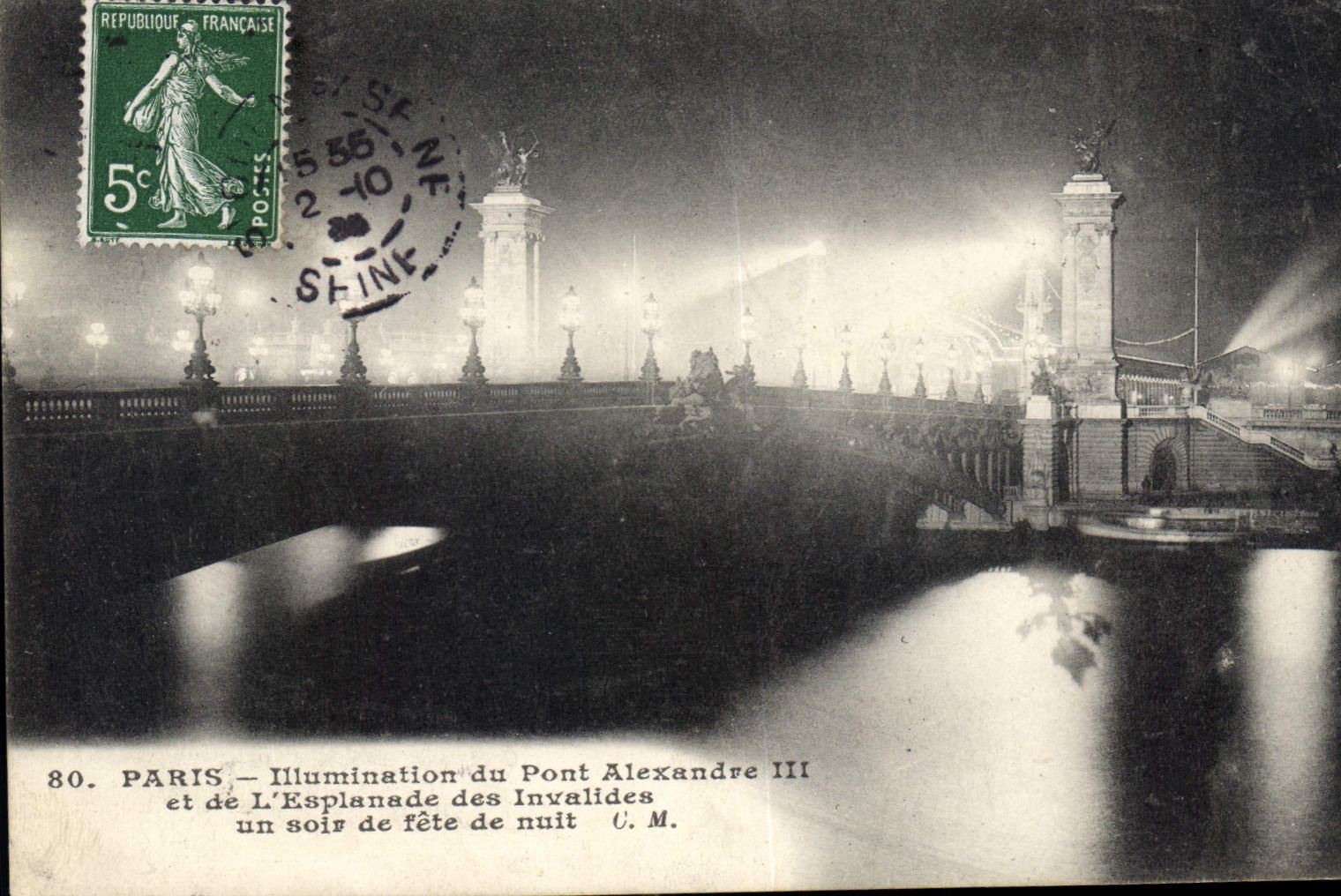 CPA Paris Illumination du Pont Alexandre III et de l'Esplanade des Inavalides un soir de fete de nui