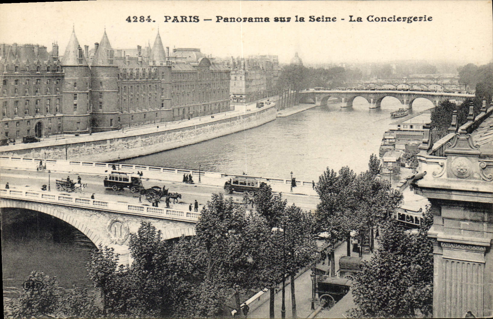 CPA Paris Panorama sur la Seine La Conciergerie