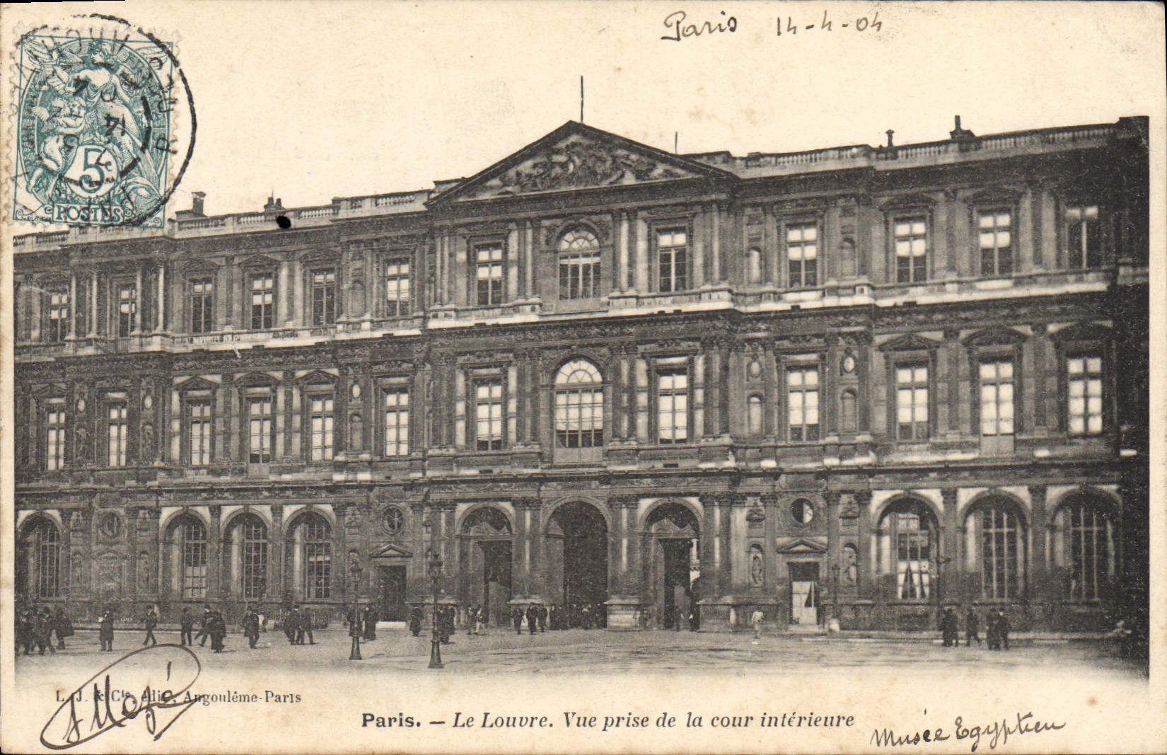 CPA Paris le Louvre vue prise de la Cour Interieure