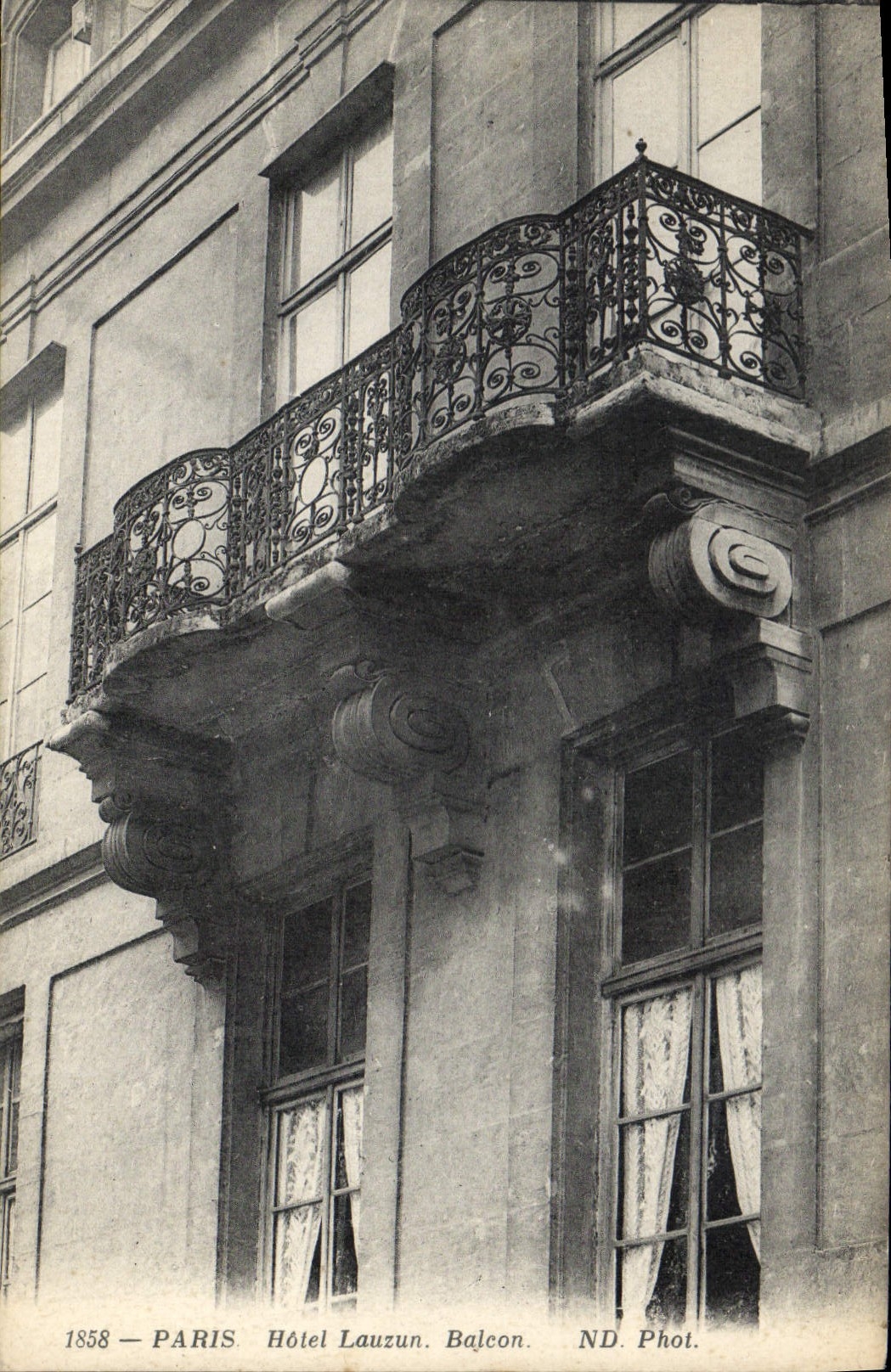 CPA Paris hotel Lauzun Balcon 
