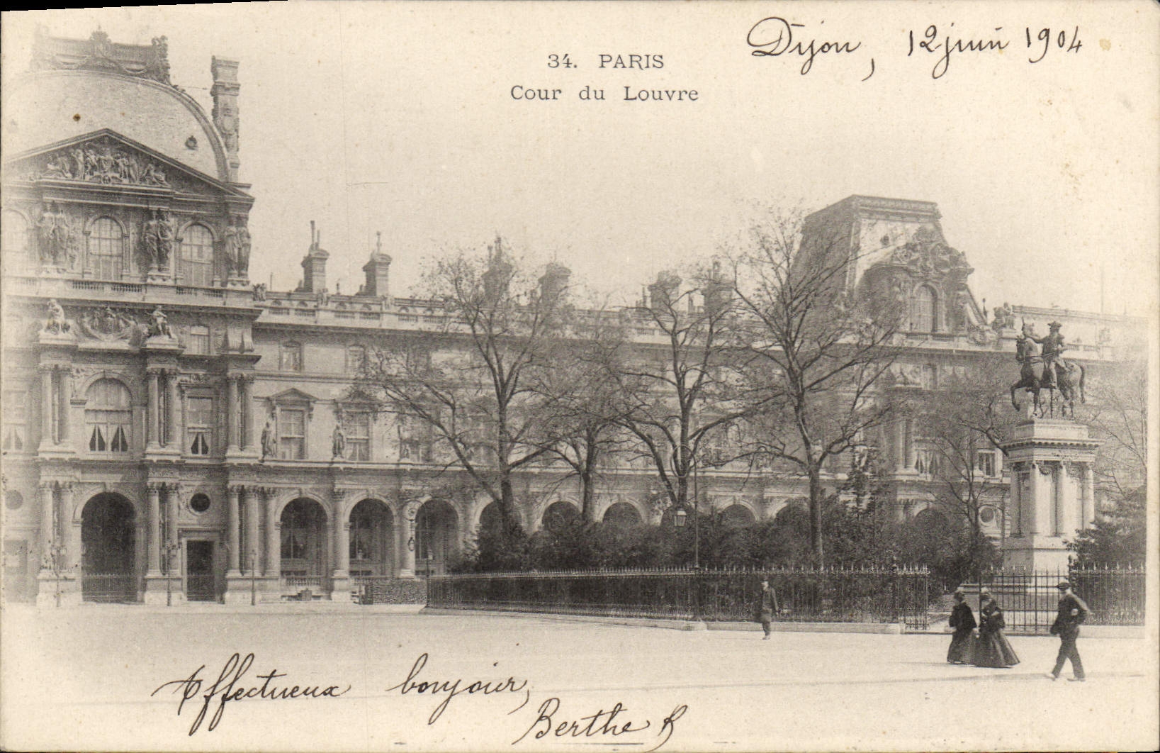 CPA Paris Cour du Louvre 