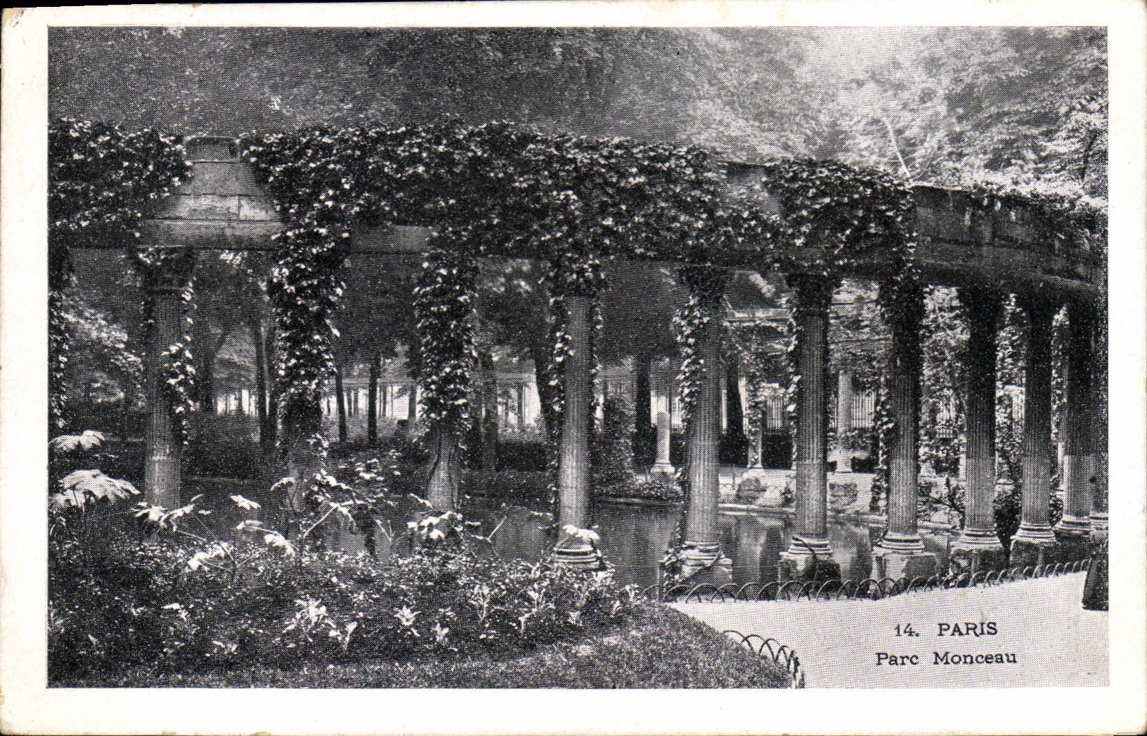 CPA Paris Parc Monceau 