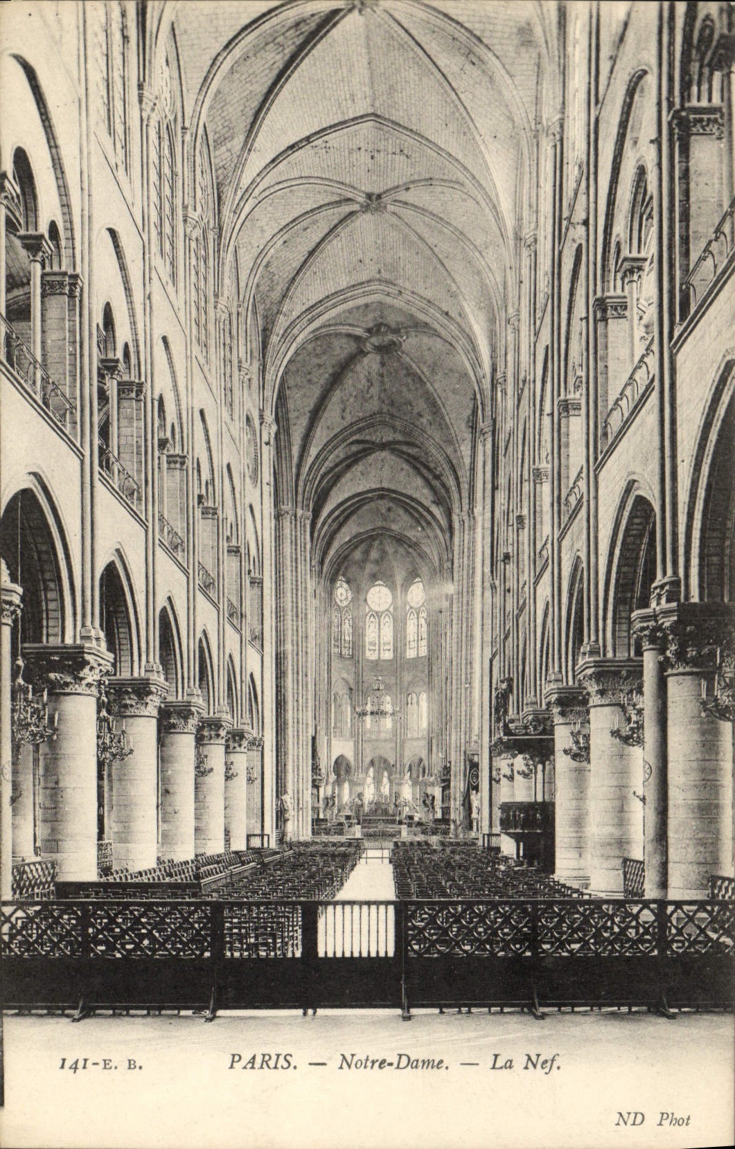 CPA Paris Notre Dame la Nef