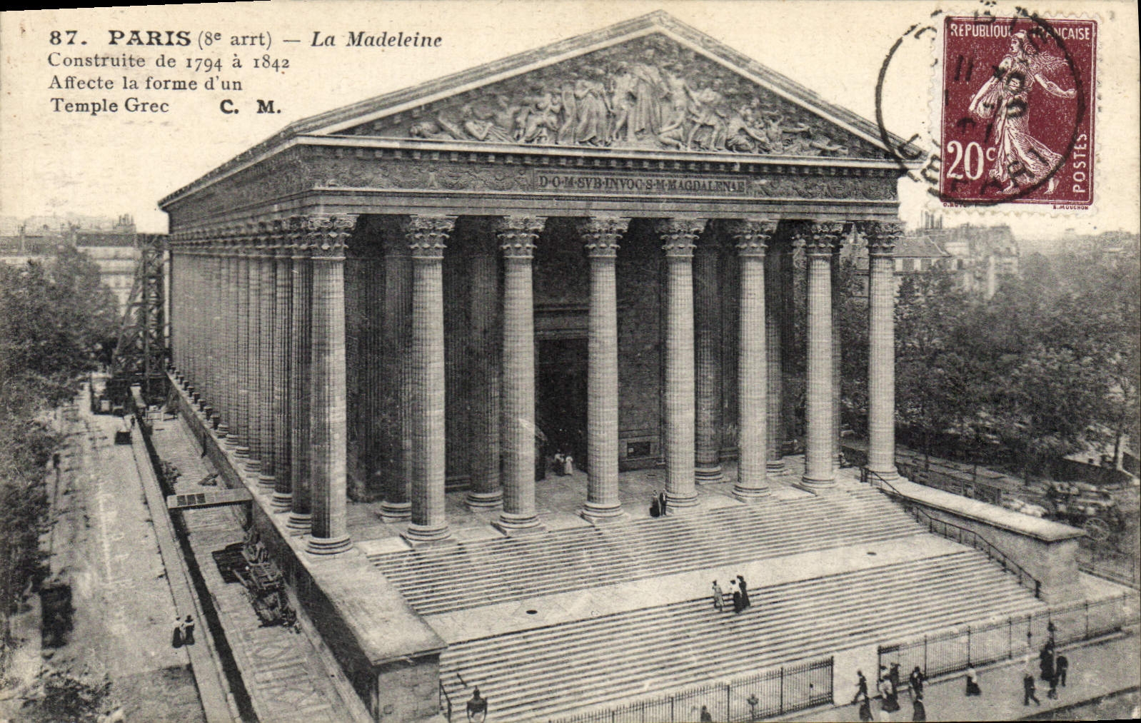 CPA Paris 8e arrt la Madeleine construite de 1794 a 1842 Affecte la forme d'un Temple Grec 