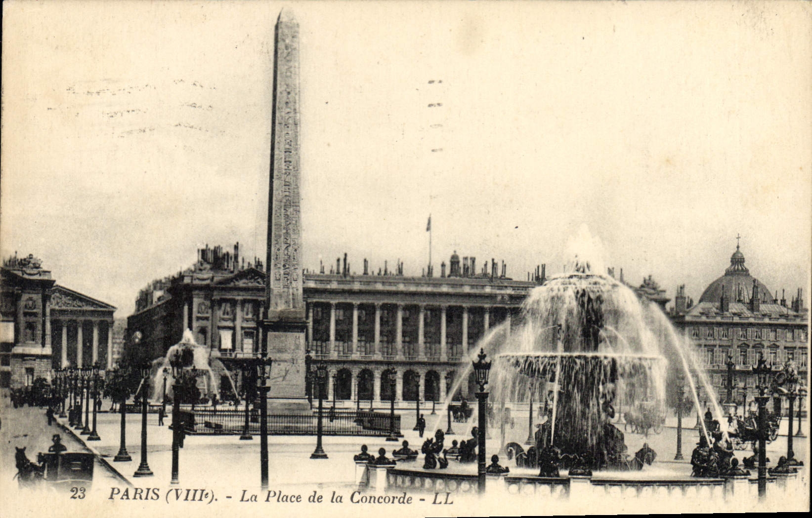 CPA Paris VIIIe la Place de la Concorde