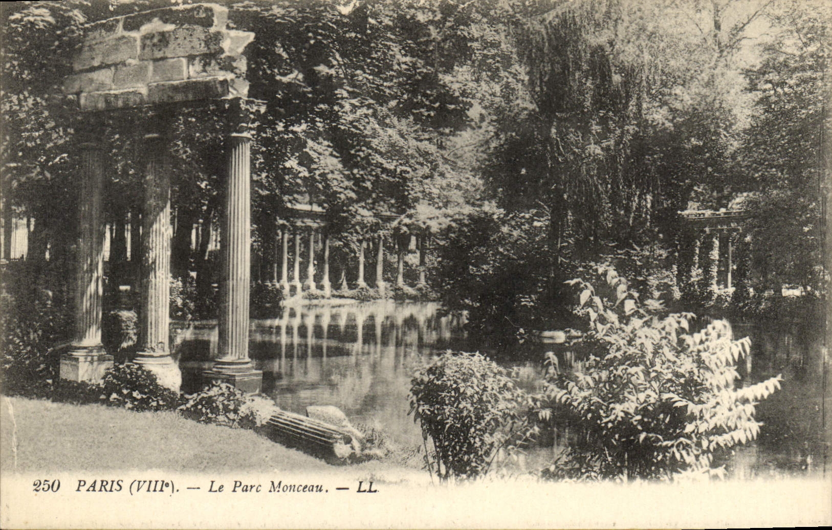 CPA Paris VIIIe le Parc Monceau 