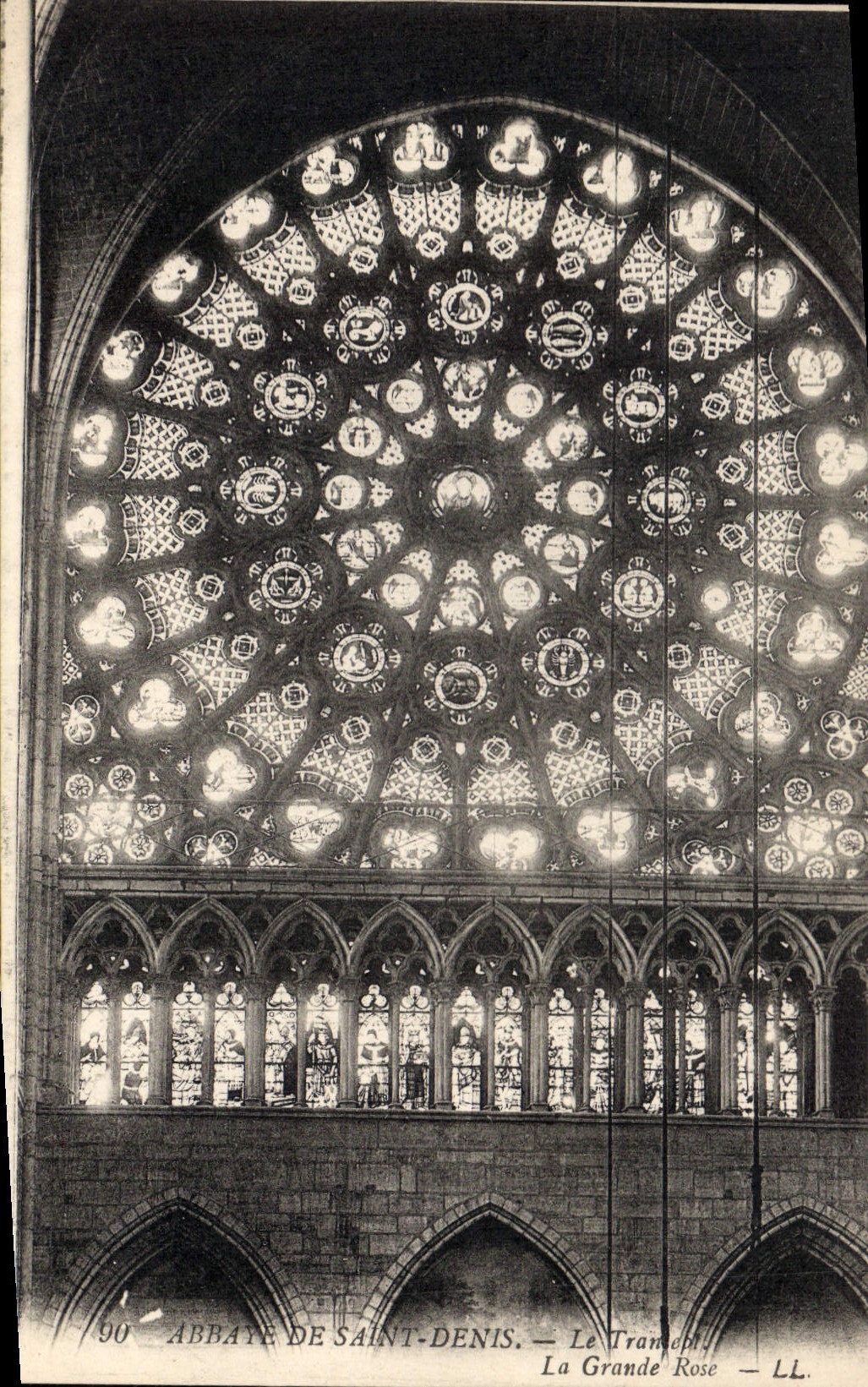 CPA Abbaye de Saint Denis le Tranept la Grand Rose 