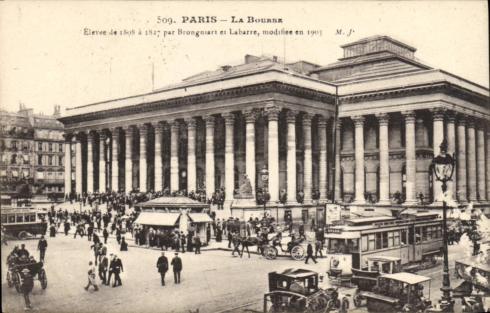 CPA Paris la Bourse Elevee de 1808 a 1827 par Brongniart et Labarre modifee en 1903 