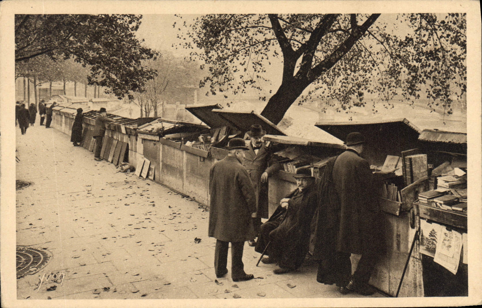 CPA Paris en flanant Bouquinistes du Quai Malaquais 