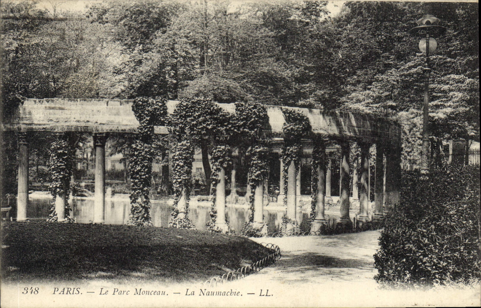CPA Paris le Parc Monceau la Naumachie 