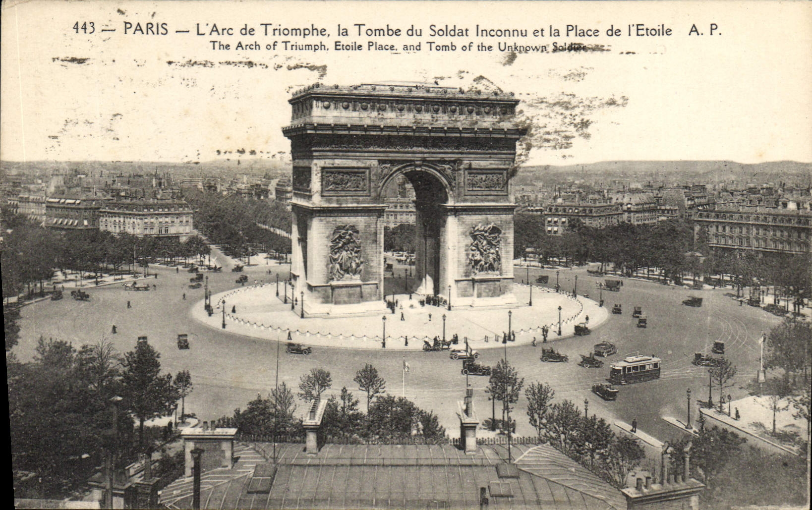 CPA Paris l'Arc de Triomphe la Tombe du Soldat Inconnu et la Place de l'Etoile 