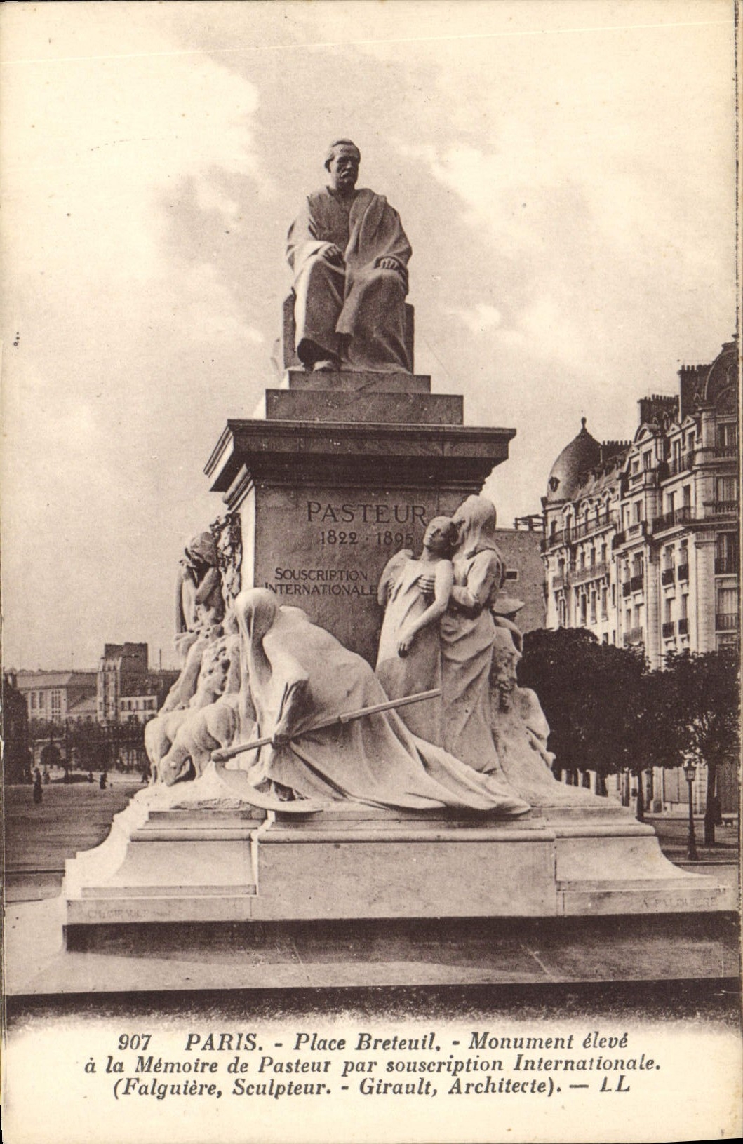 CPA Paris Place Breteuil Monument eleve a la Memoire de Pasteur par Souscription internationale
