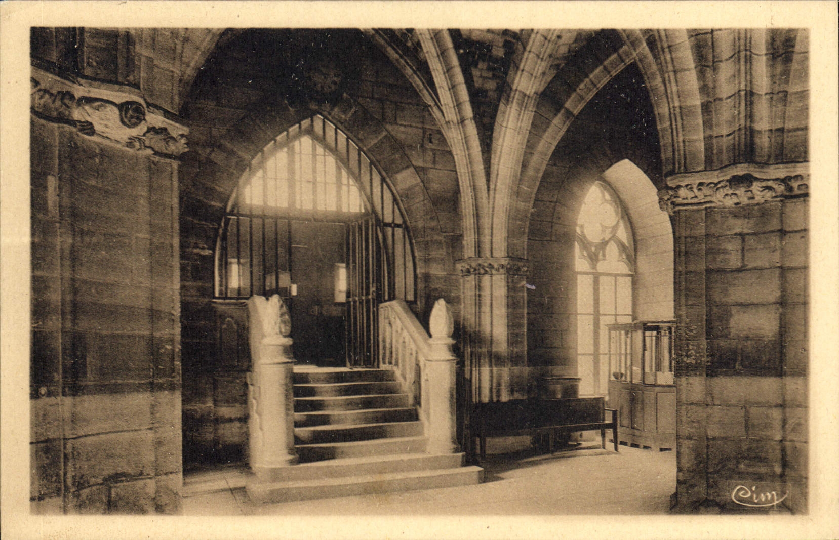 CPA Paris Seine Conciergerie salle des Gardes Escalier du Second Empire