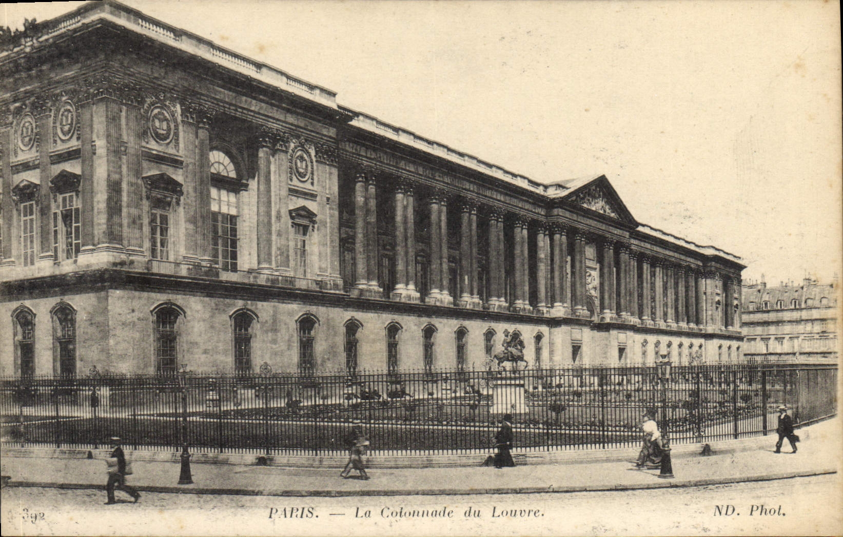 CPA Paris la Colonnade du Louvre 
