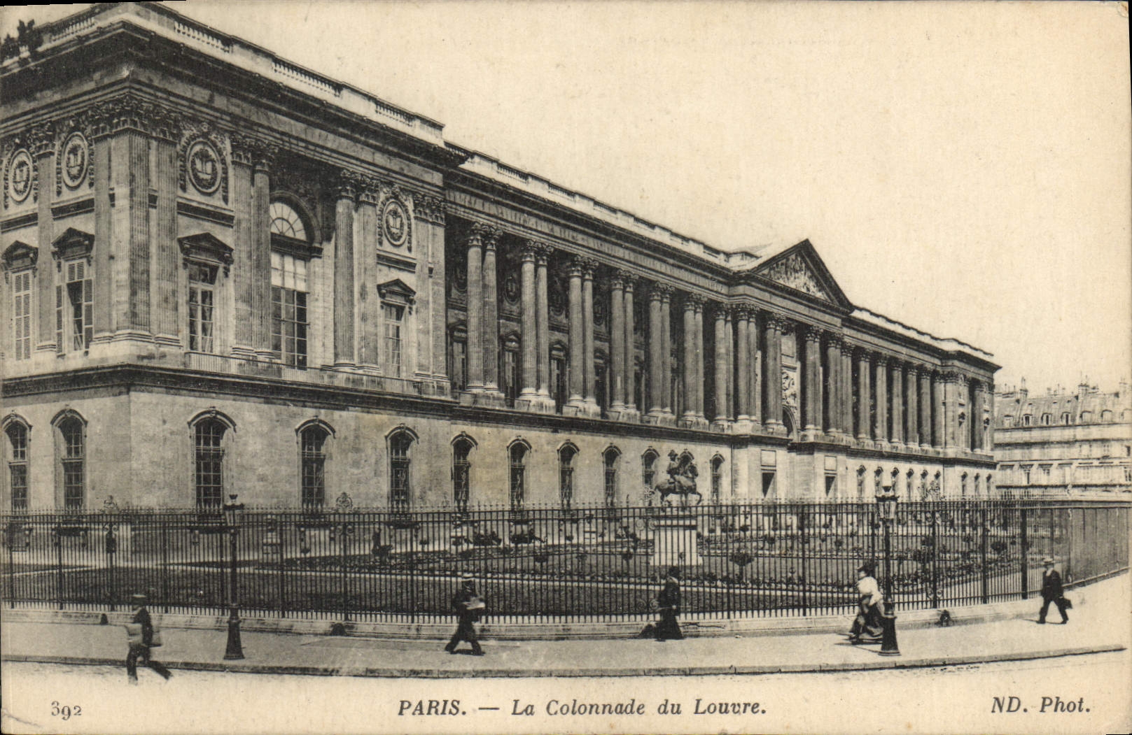 CPA Paris la Colonnade du Louvre 