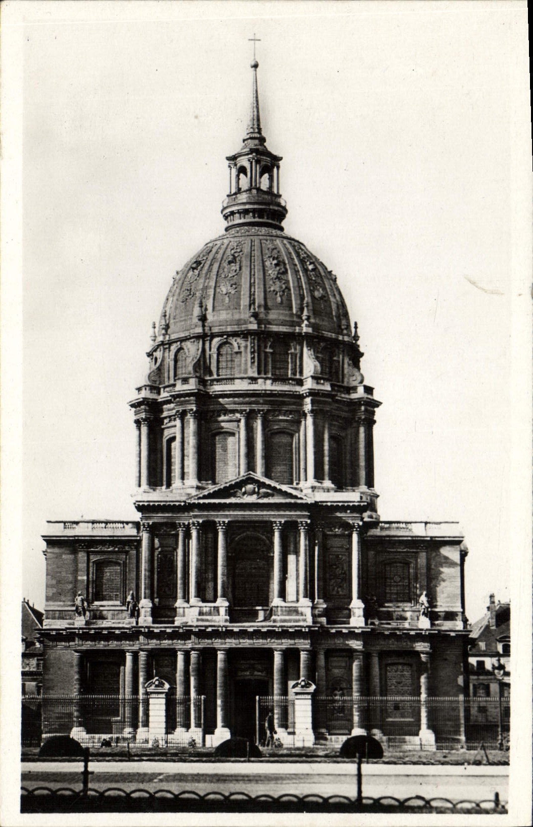 CPA Paris les Invalides