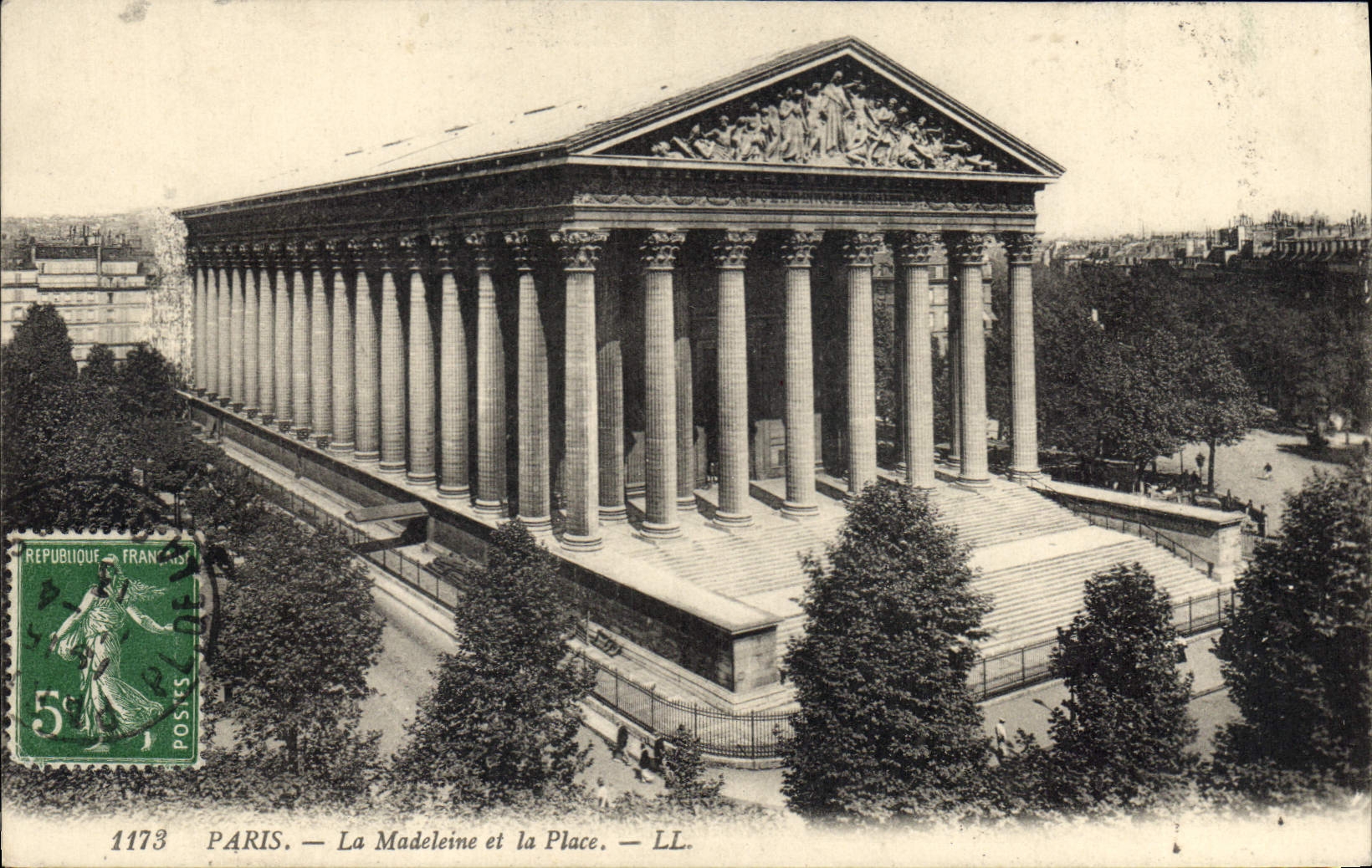 CPA Paris La Madeleine et la Place 