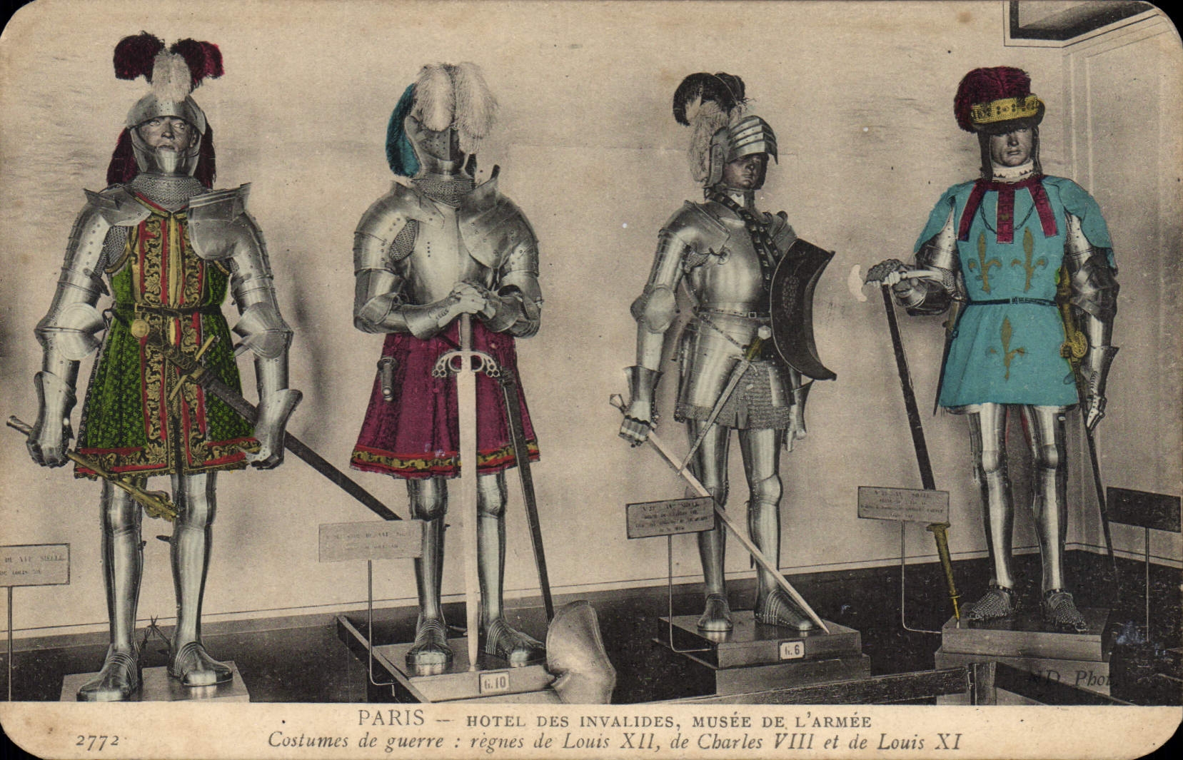 CPA Paris Hotel des Invalides musee de l'Armee Costumes de guerre regnes de Loius XII de Charles VII
