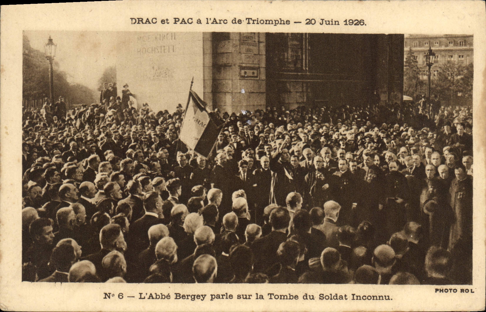CPA Drac et Pac a l'Arc de Triomphe 20 Juin 1926 L'Abbe Bergey parle sur la Tombe du Soldat Inconnu 