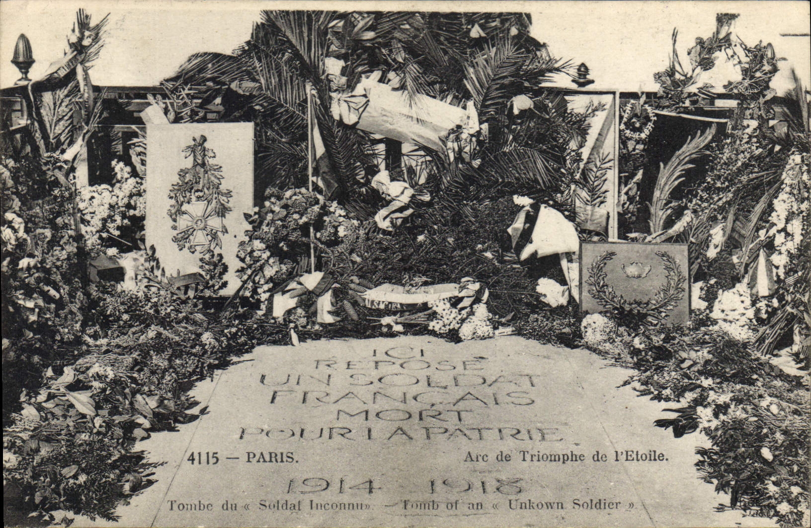 CPA Paris en Flanant La Tombe du Soldat Inconnu 