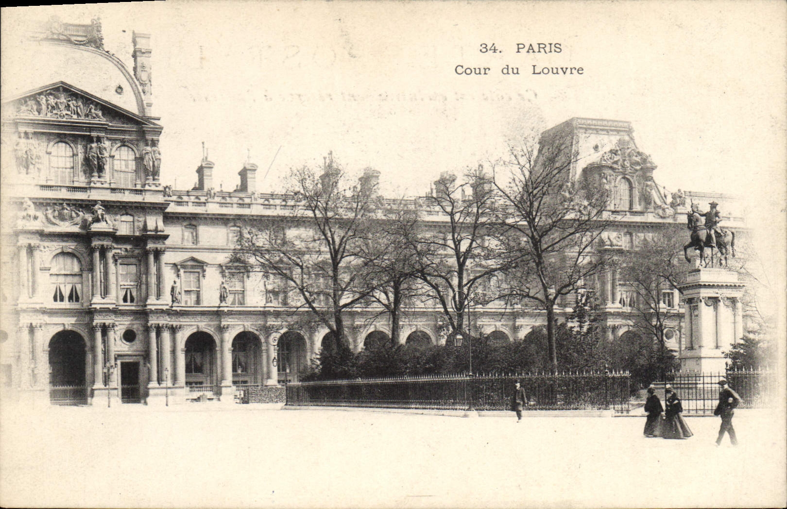 CPA Paris Cour du Louvre 