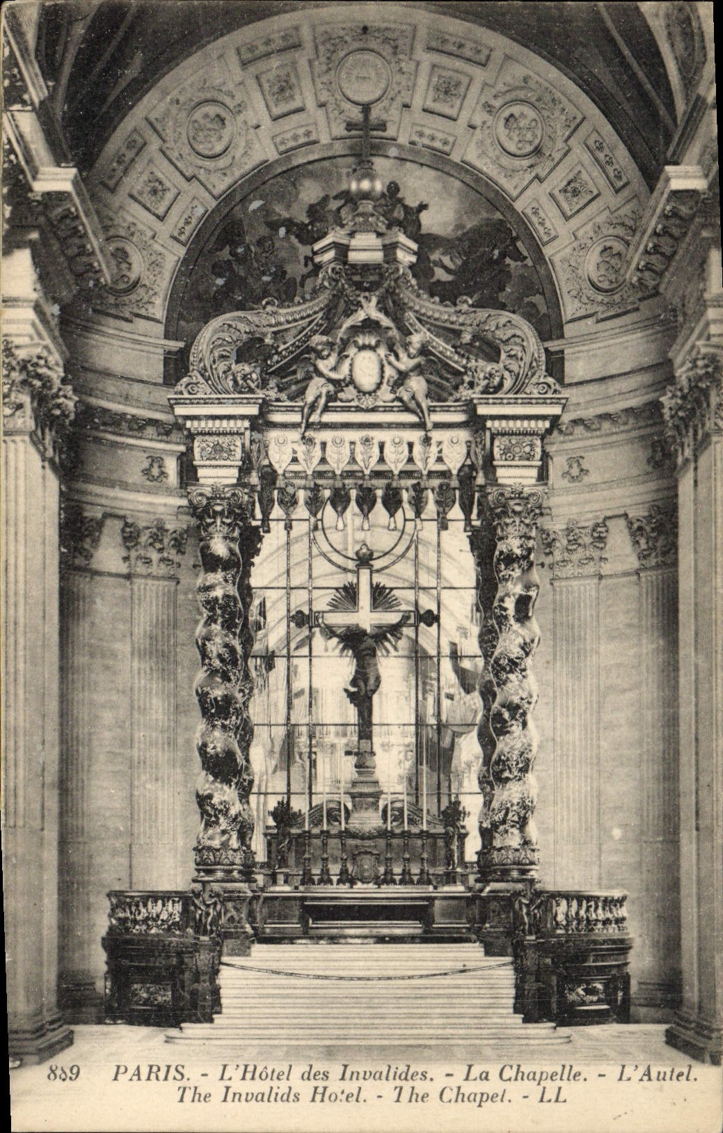 CPA Paris L'Hotel des Invalides La Chapelle L'Autel
