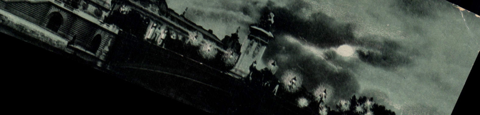 CPA Paris La Seine avec le pont Alexandre III au bord le Petit Palais