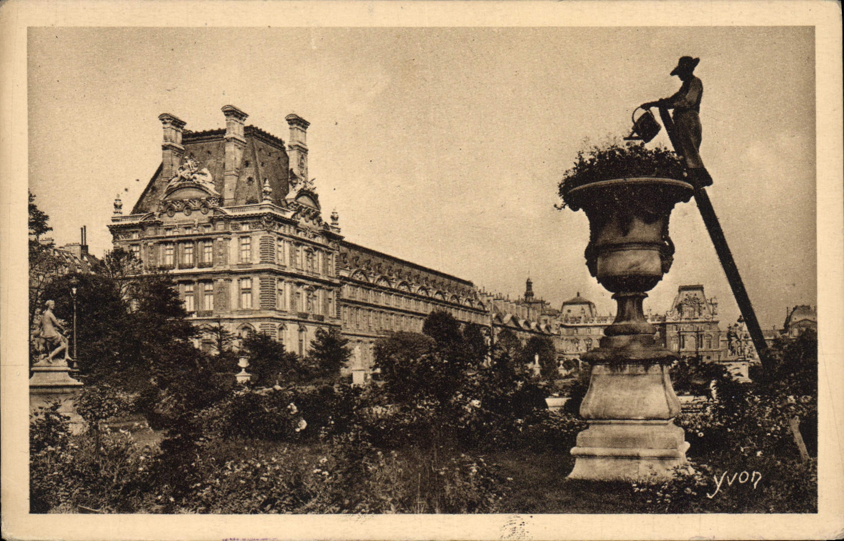 CPA Paris Pittoresque Le Pavillon de Marsan au Jardin des Tuileries 