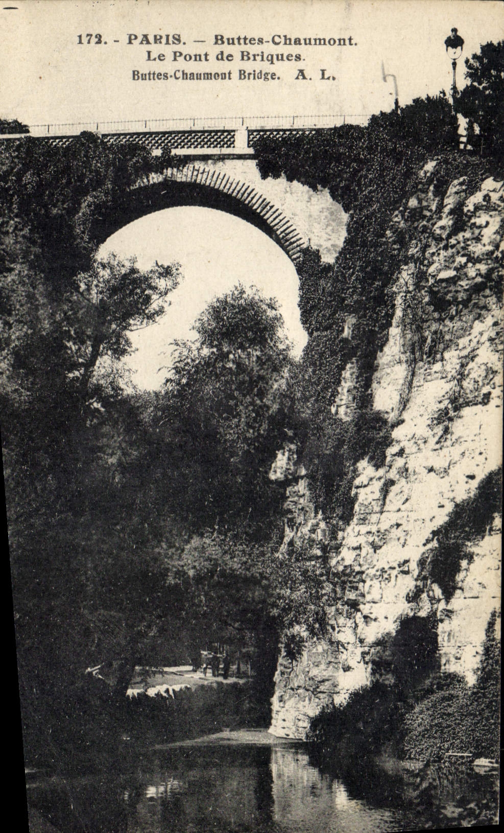 CPA Paris Buttes Chaumont Le Pont de Briques 