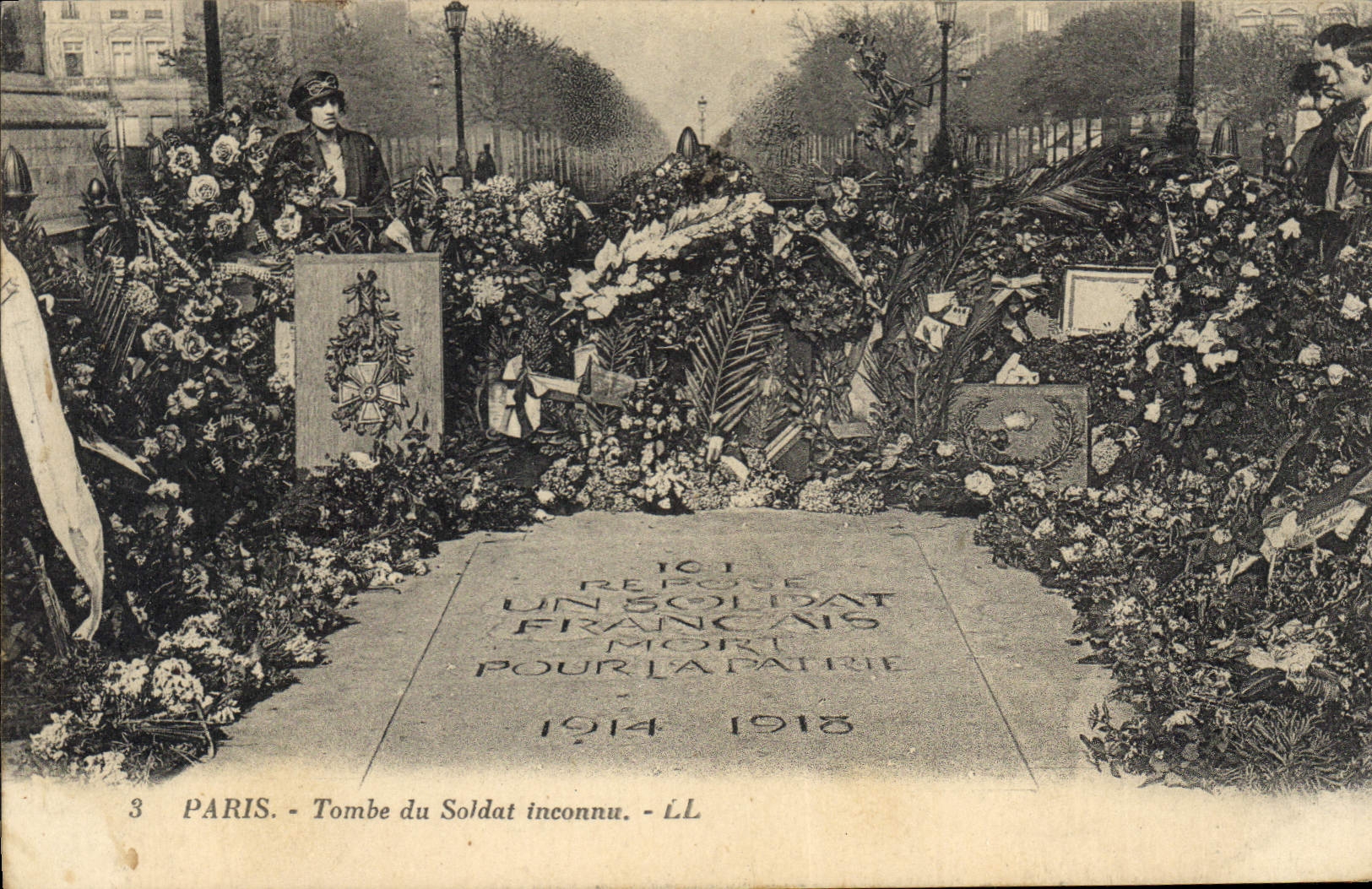 CPA Paris Tombe du Soldat inconnu 