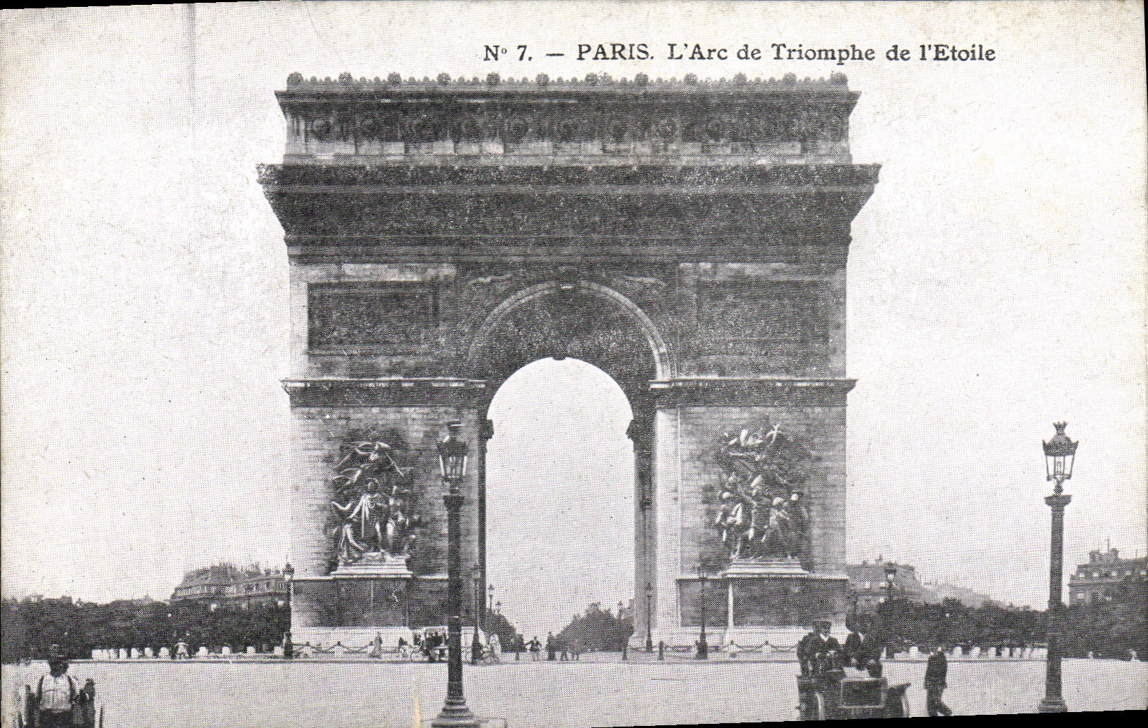 CPA Paris L'Arc de Triomphe de l'Etoile