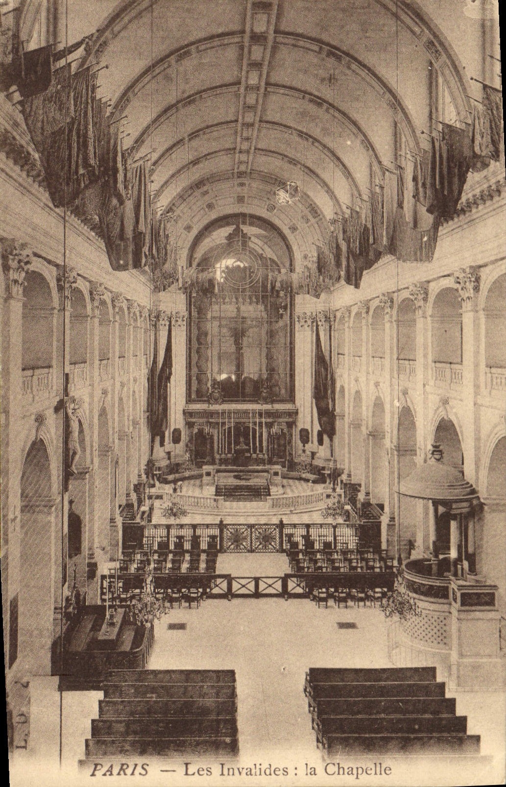 CPA Paris Les Invalides la Chapelle 