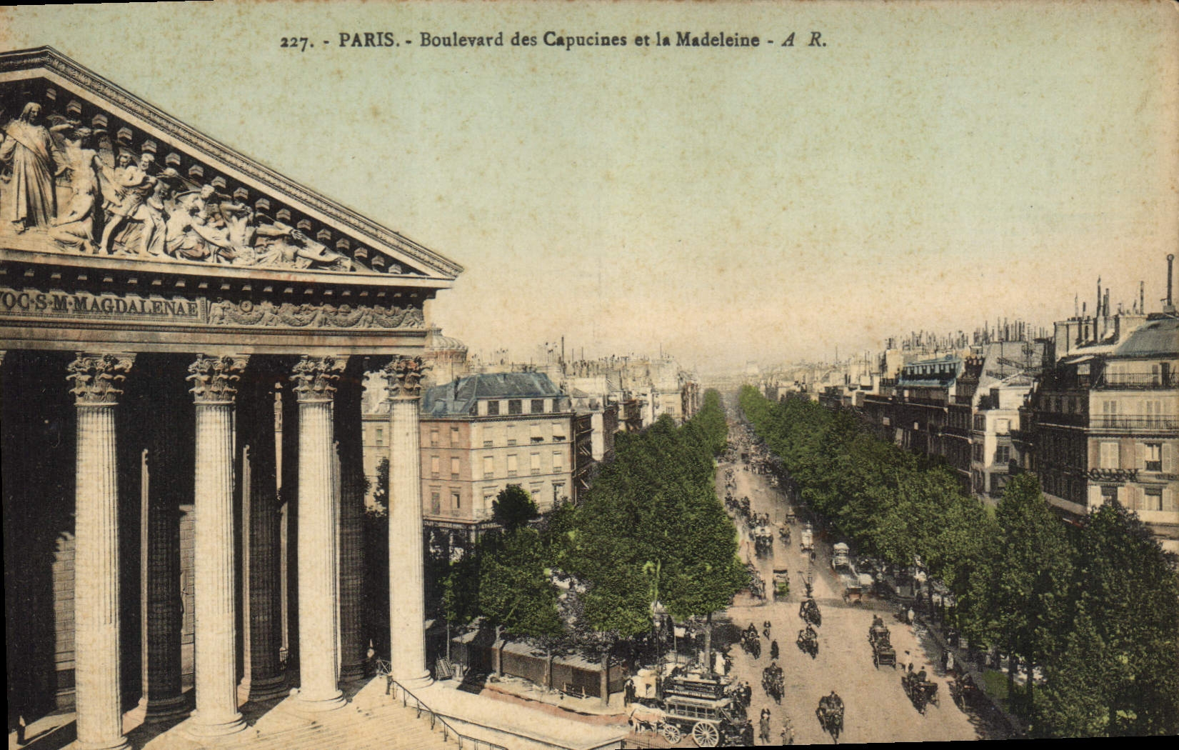 CPA Paris Boulevard des Capucines et la Madeleine 