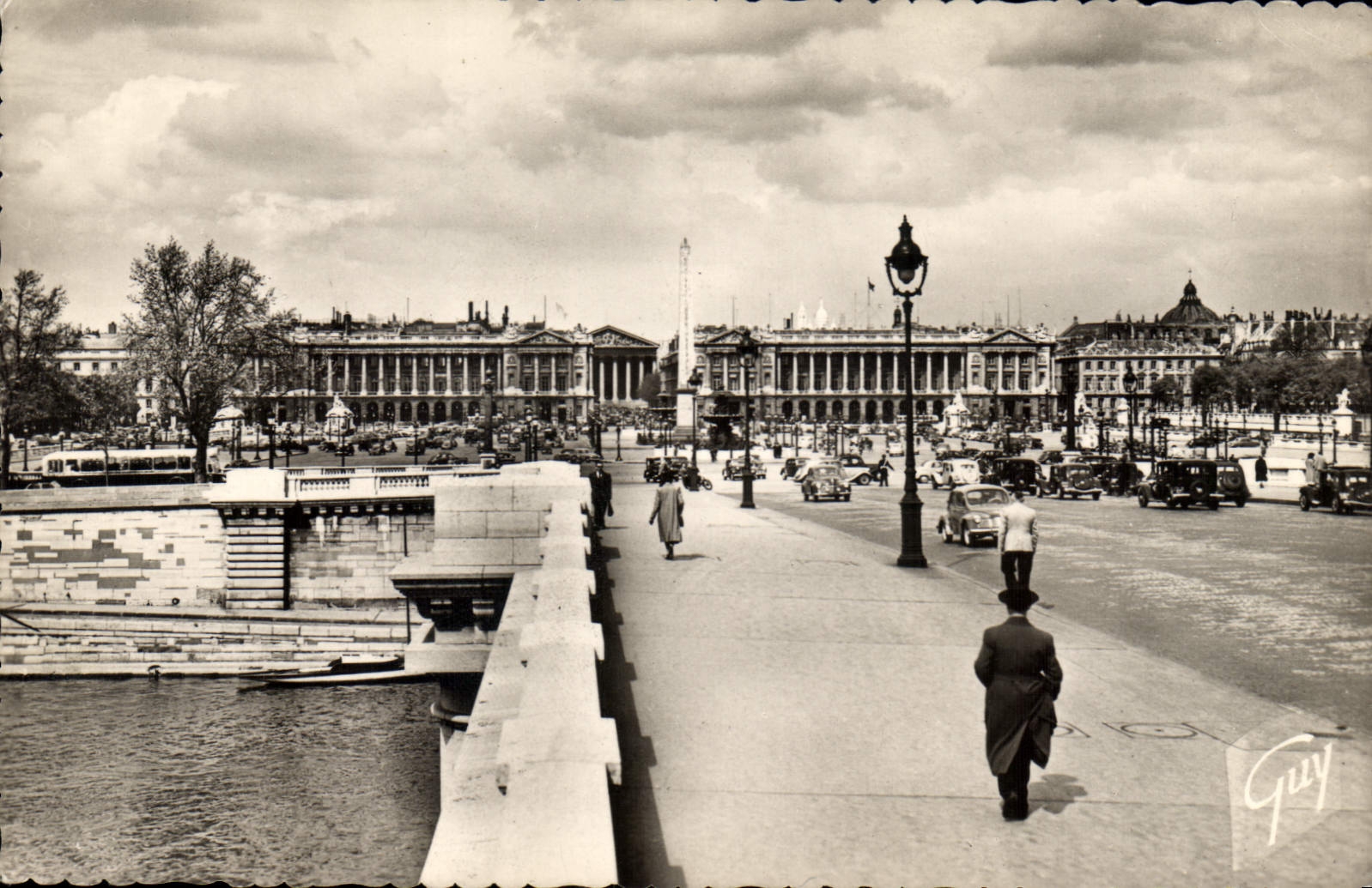 CPA Paris et ses Merveilles Le pont et la place de la Concorde Au centre de la place l'obesque de Lo