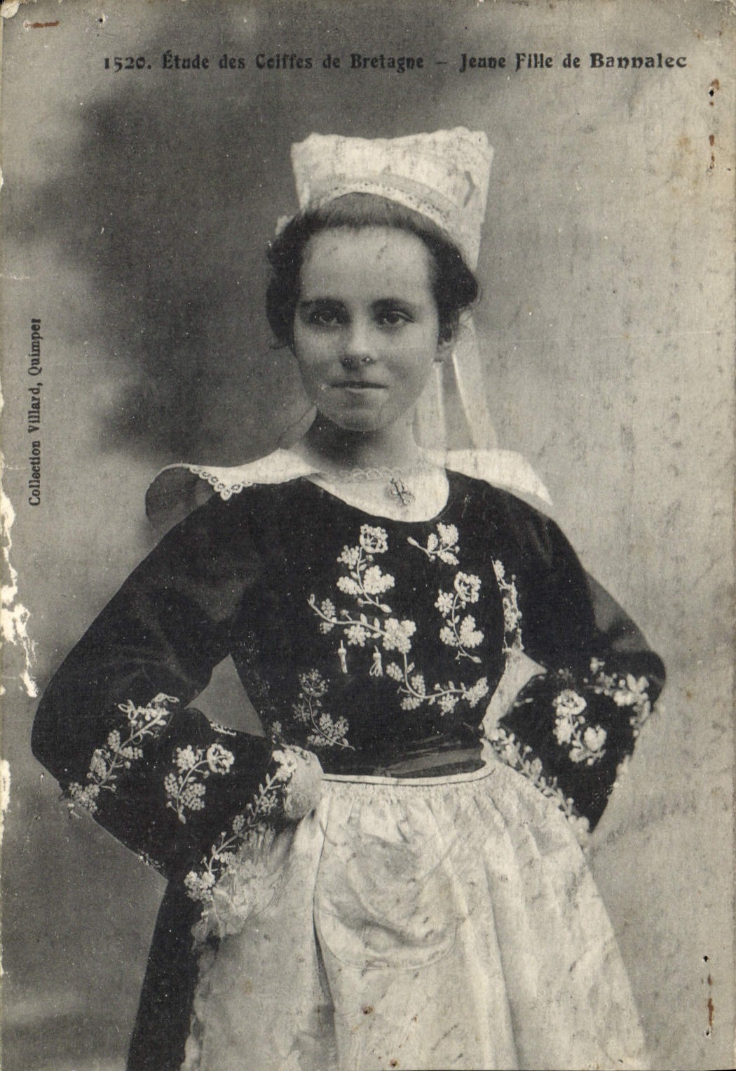 CPA Etude des Coiffes de Bretagne Jeune Fille de Bannalec