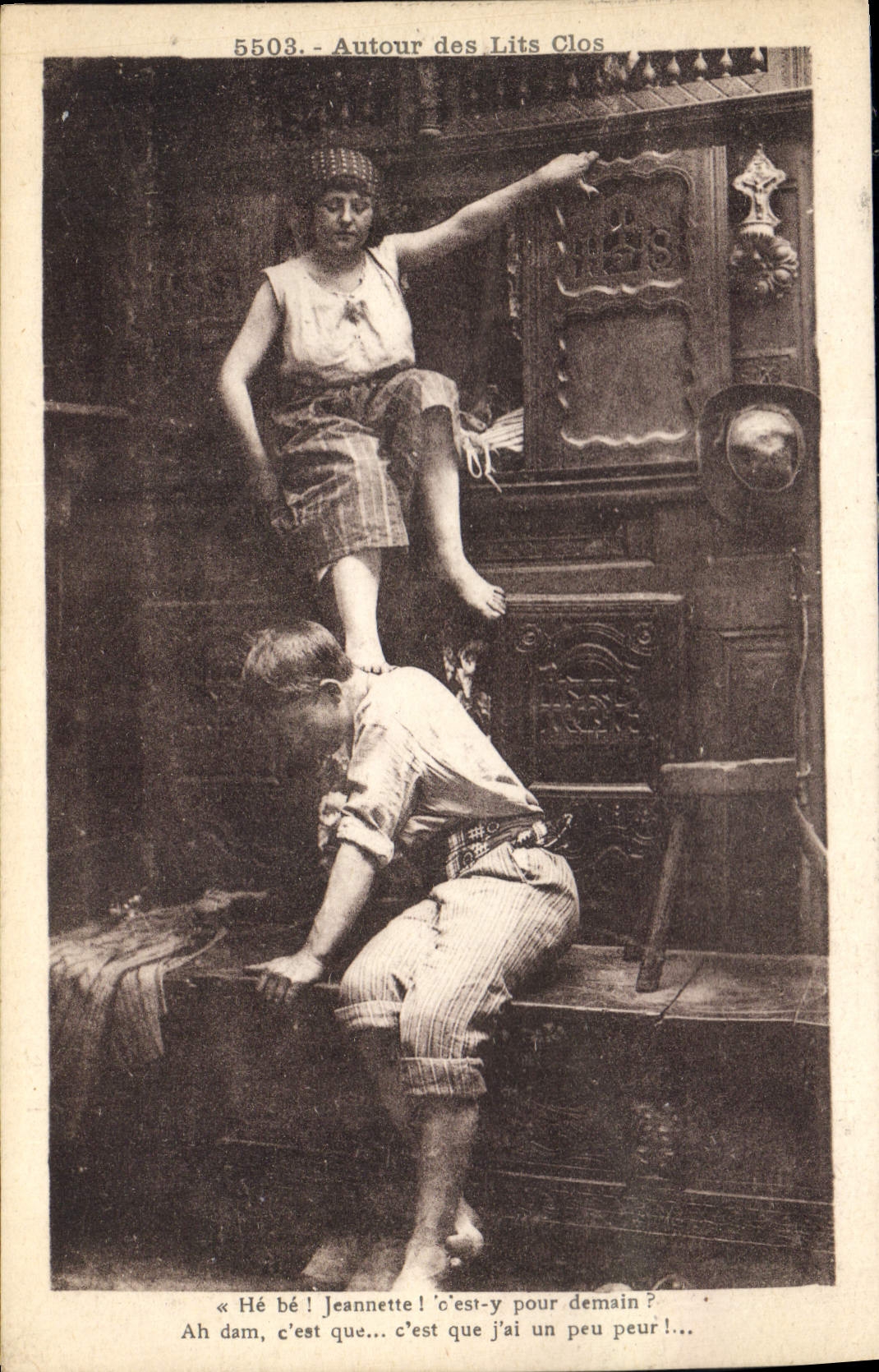 CPA Autour des Lits Clos 