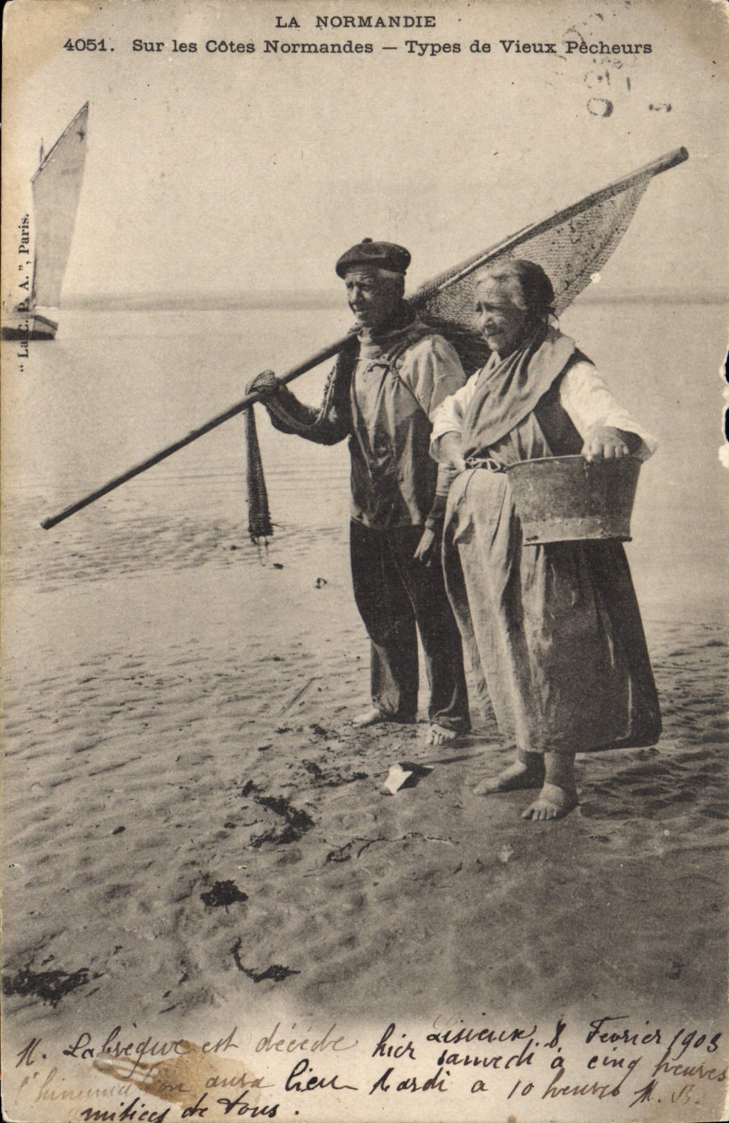 CPA La Normandie Sur les Cotes Normandie Types de Vieu Pecheurs