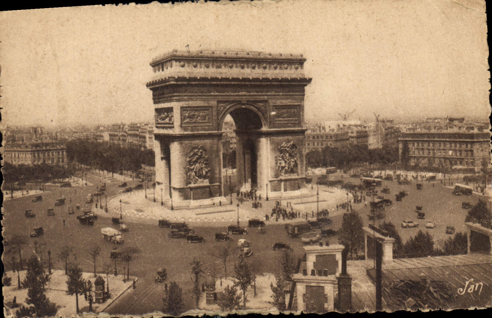 CPA Paris La Plage de l'Etoile et l'Arc de Triomphe