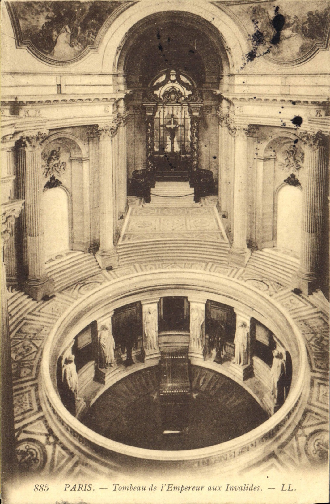 CPA Paris Tombeau de l'Empercur aux Invalides 