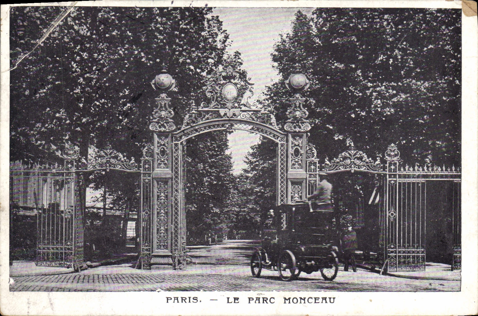 CPA Paris Le Parc Monceau 