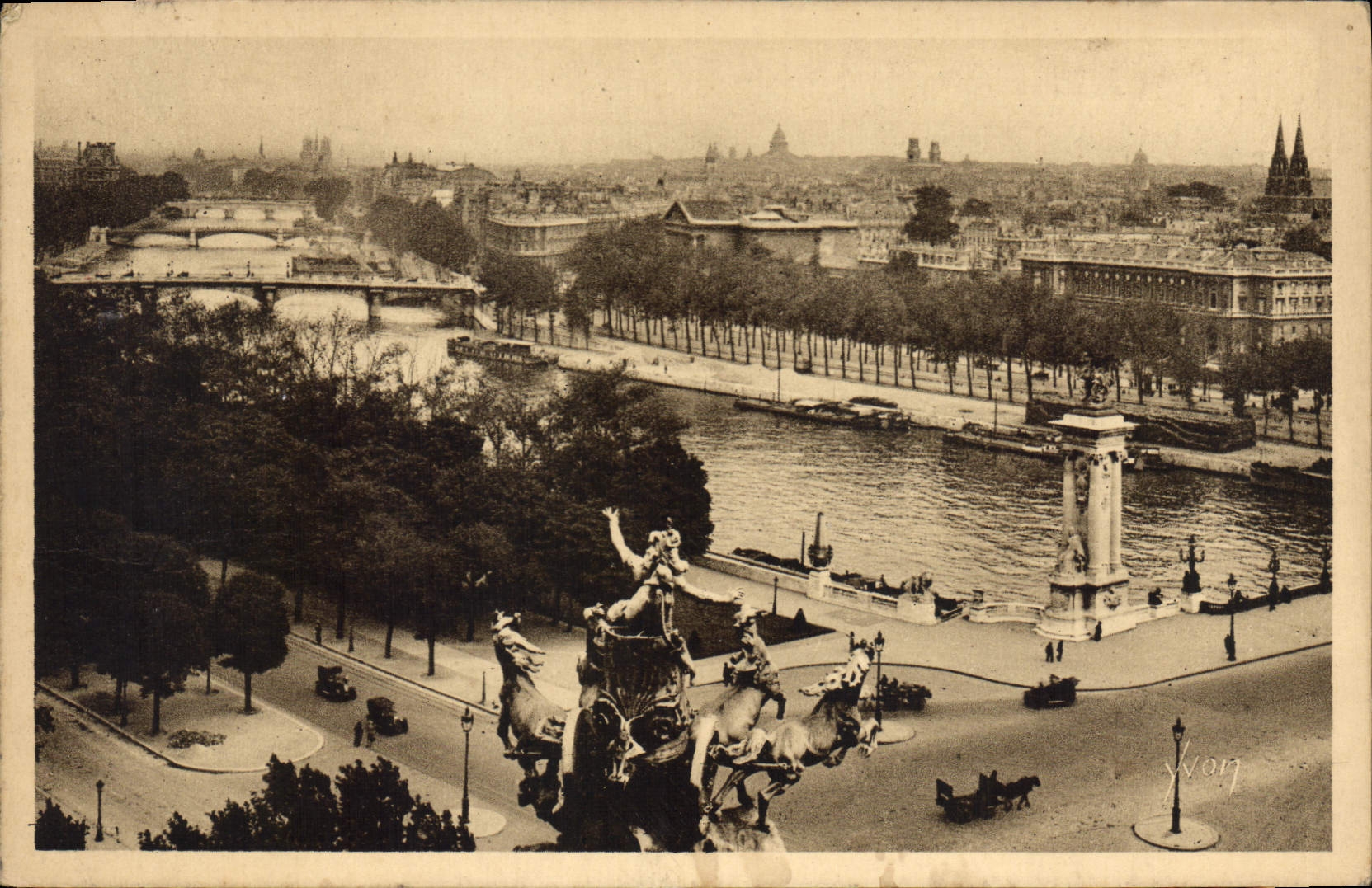 CPA Paris en Flanant Perspective sur la Seine